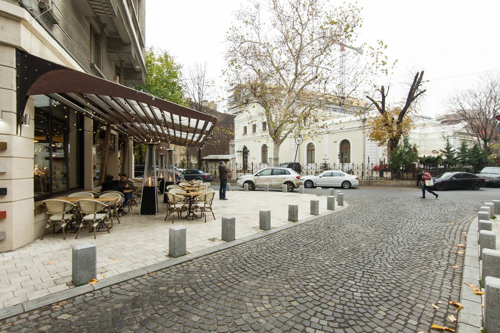 Athenee 1 *